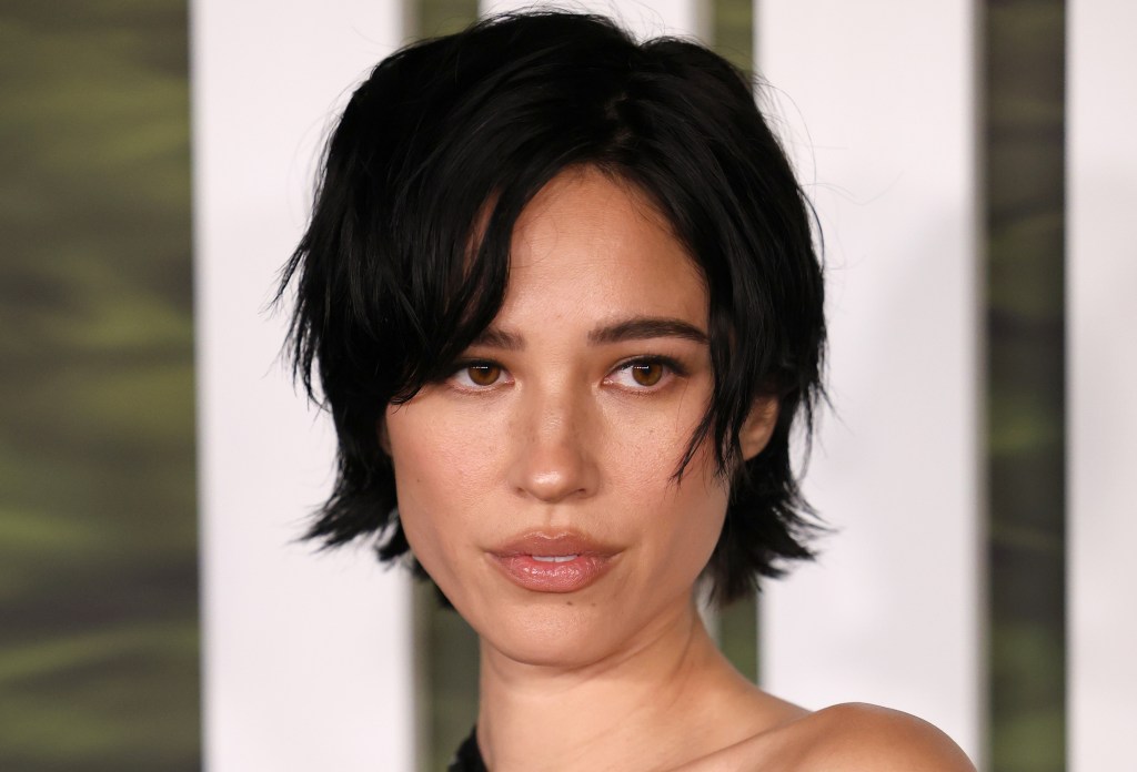 Kelsey Asbille Joins Arnold Schwarzenegger and Liam Hemsworth in 'The Kellys'