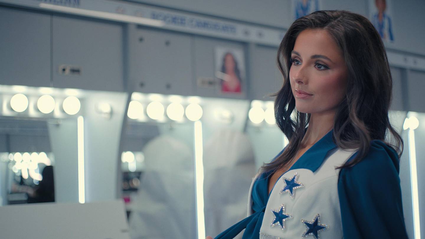 Reece Weaver Announces Early Retirement from Dallas Cowboys Cheerleaders